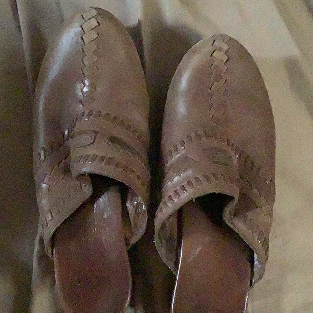 Ugg clogs